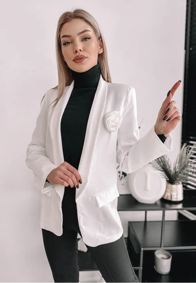 Marynarka oversize z różą Olivia biała 3