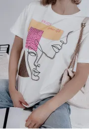 T-shirt z nadrukiem Faces biały 2