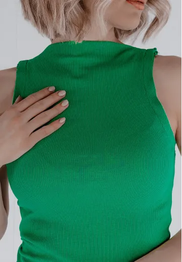 Prążkowana sukienka bez rękawów Gia zielona 6