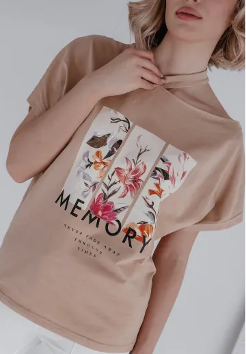 T-shirt z nadrukiem Memory Flowers beżowy 5