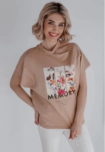T-shirt z nadrukiem Memory Flowers beżowy 1