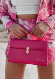 Różowa torebka damska kuferek z podwójnym paskiem Creation