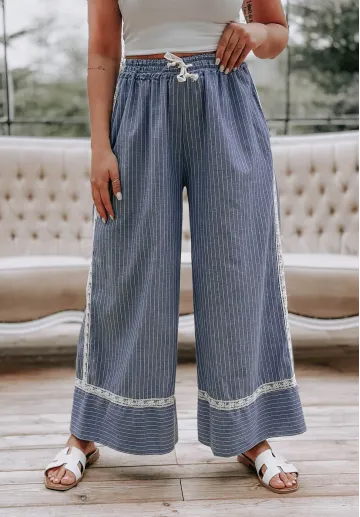 Jeansowe spodnie w paski zdobione koronką Skye 2